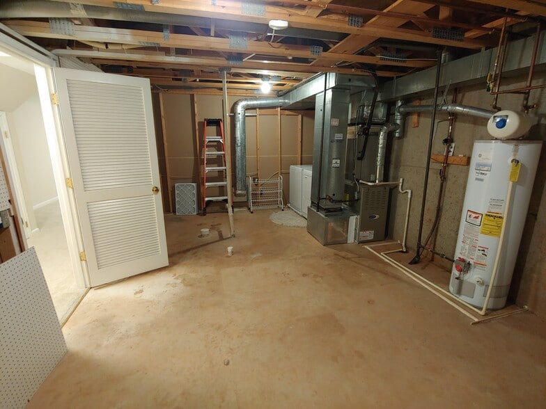 Building Photo - 47608 Sandbank Sq