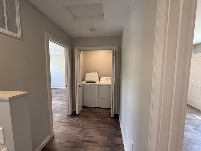 Building Photo - 211 Terrace Dr