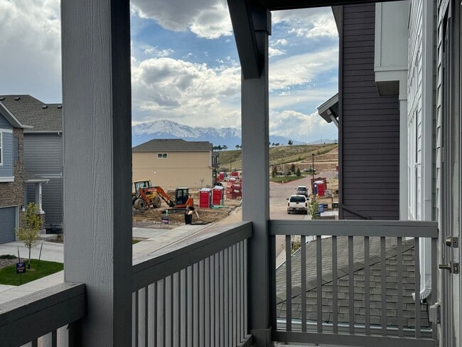 Building Photo - 4664 Peak Crst Vw