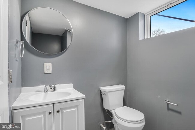 Building Photo - 6212 Carters Ln