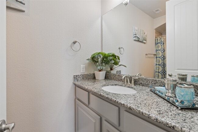 Building Photo - 9018 Meacom Dr