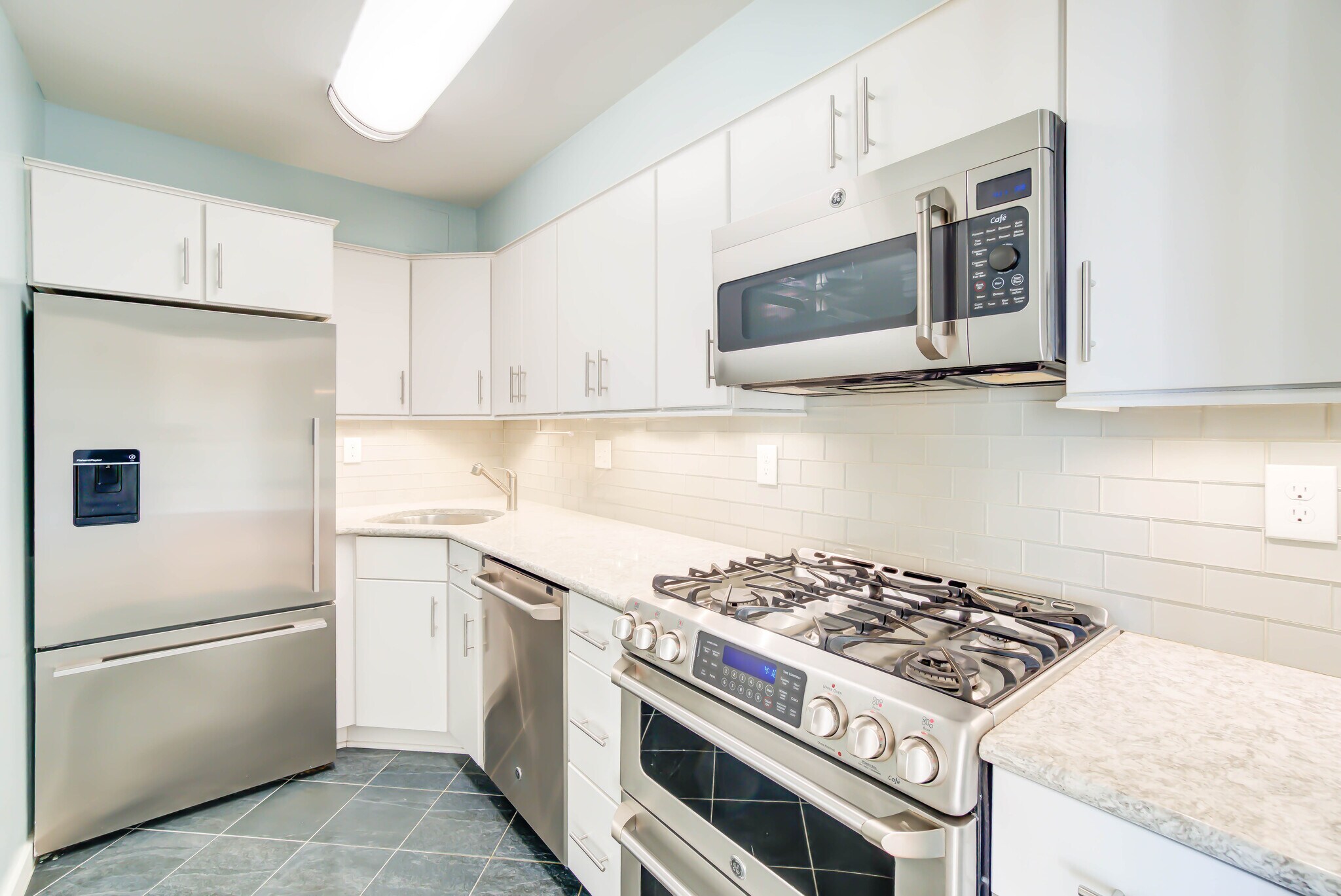 Building Photo - 490 M St SW