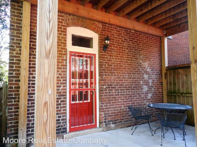 Building Photo - 2 br, 1.5 bath House - 603A N. 6th St.