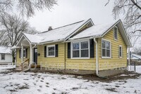 Building Photo - 1211 S Maywood Ave