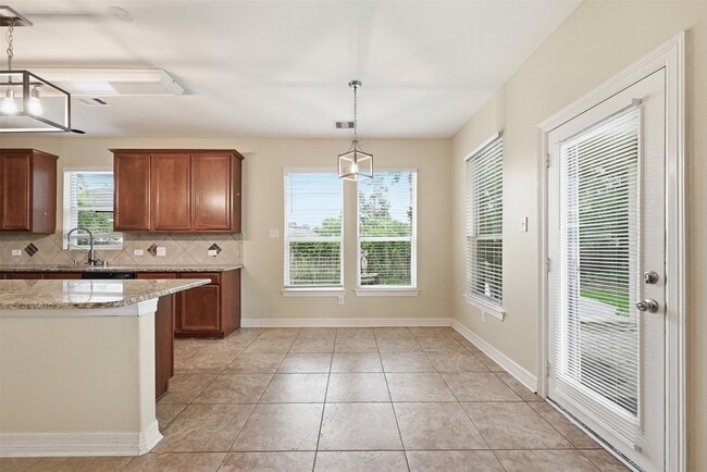 Building Photo - 25203 Oak Villa Dr