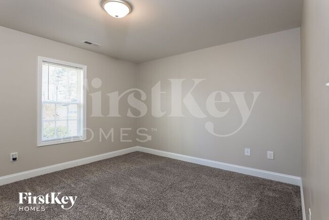 Building Photo - 288 Southcircle Dr NW