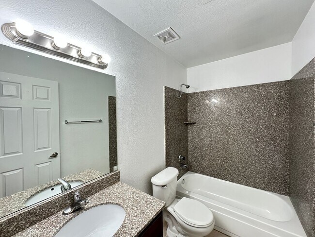 Building Photo - 4340 Sandy River Dr