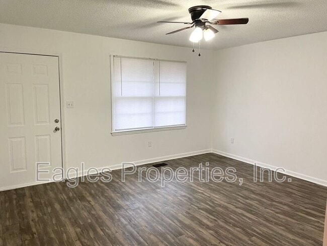 Building Photo - 1401 Dakota Ave