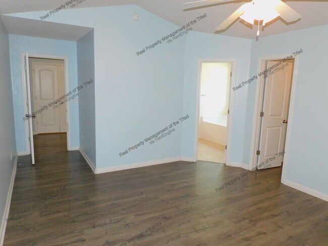 Building Photo - 2627 Leighswood Dr