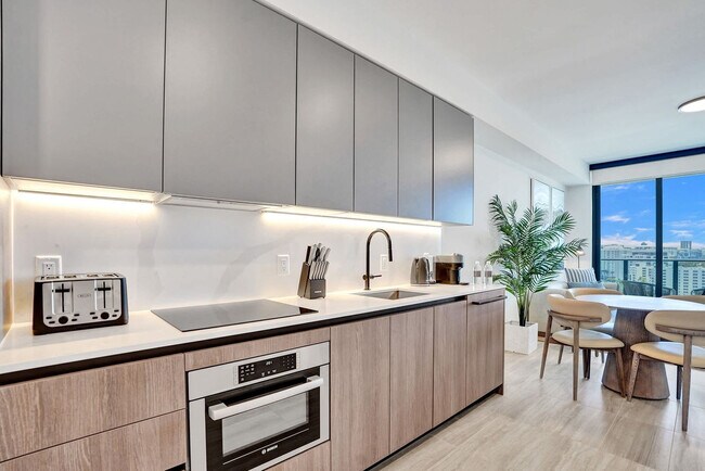 Building Photo - 7144 Byron Ave