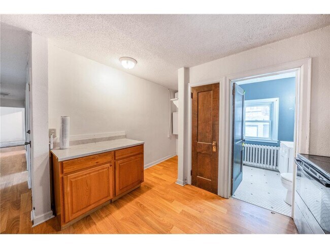 Building Photo - 1721 Humboldt Ave S