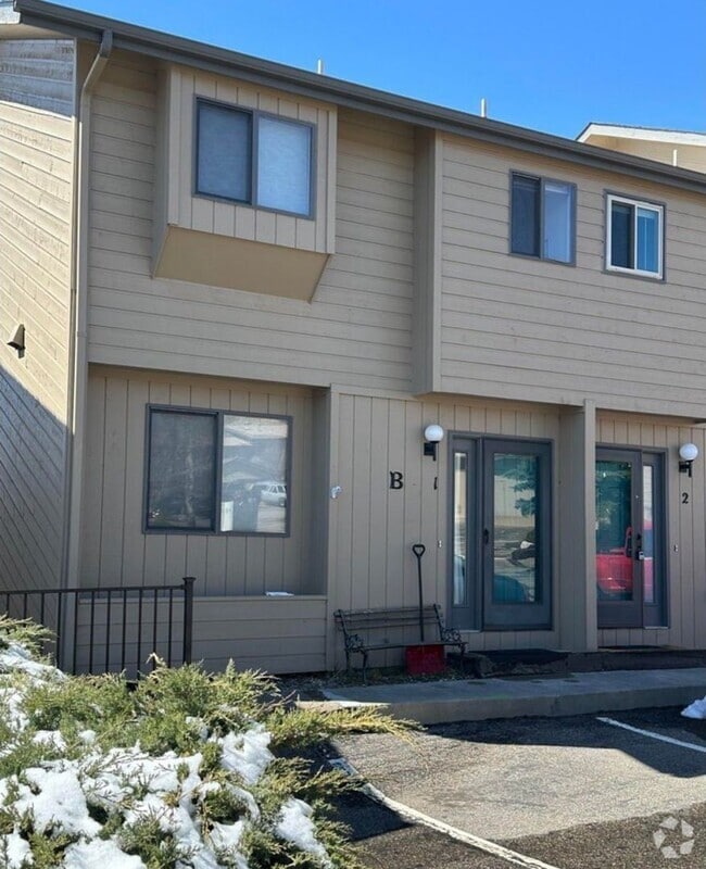 Building Photo - Estes Park Town Home Coming Soon!