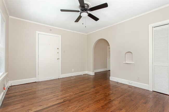 Building Photo - 5900 Oram St