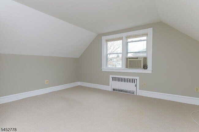 Building Photo - 11 Montague Pl