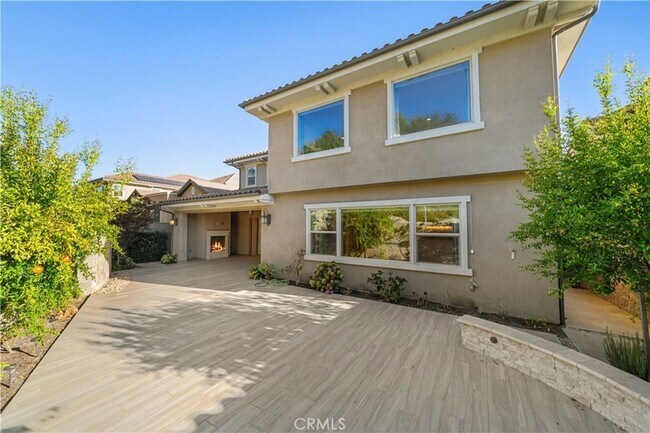 Building Photo - 1151 Summit Oak Dr