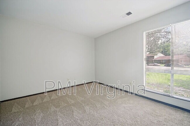 Building Photo - 1474 E Tanners Creek Dr