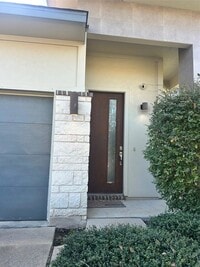 Building Photo - 8021 Izetta Ln