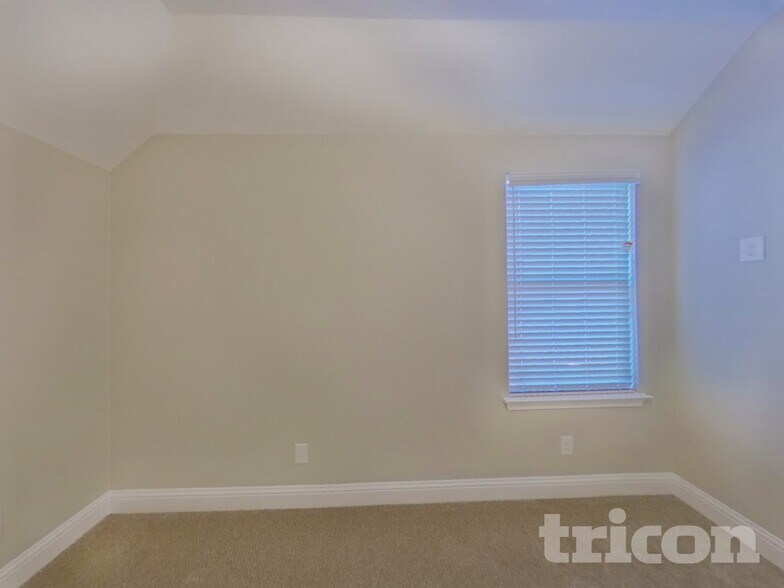 Building Photo - 5301 Runnymede Ct