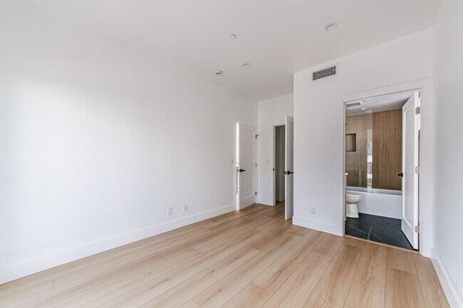 Building Photo - 13463 Beach Ave