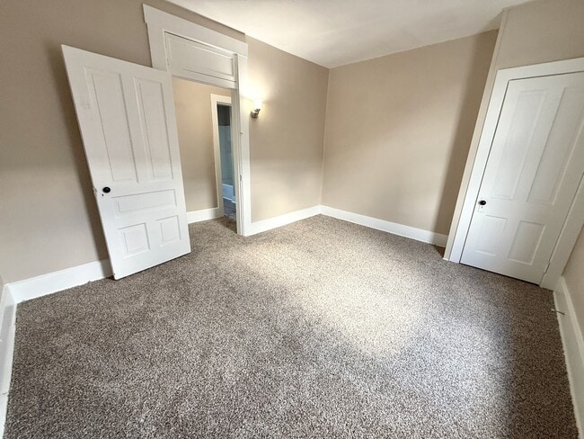 Building Photo - 1112 Girard Ave