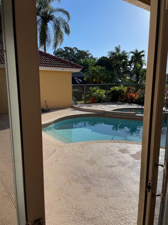 Building Photo - 1030 Pine Branch Dr