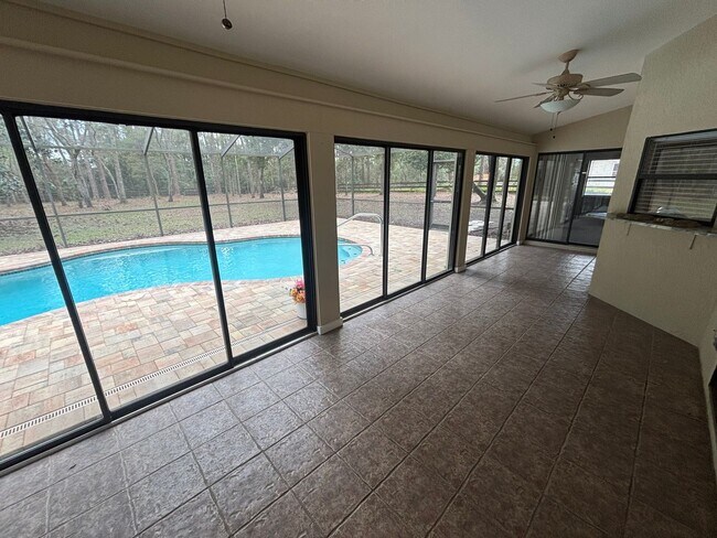 Building Photo - Charming 3-Bedroom Home with Pool & Upgrades in Hernando, FL