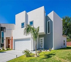 Building Photo - 21 S 42nd St