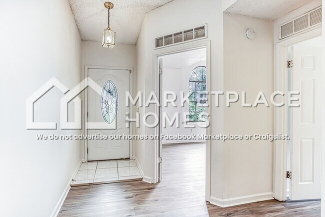 Building Photo - 1533 Kingfisher Ln N