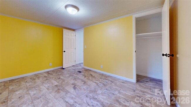 Building Photo - 4120 Glenola Dr