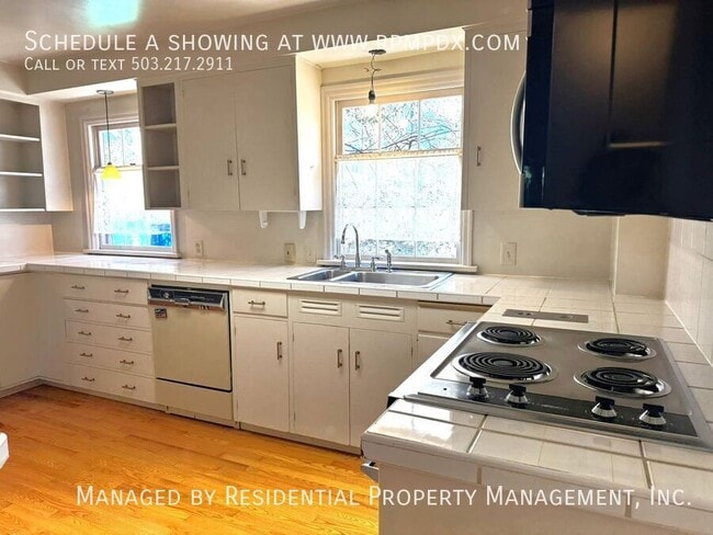 Building Photo - 1938 SW Edgewood Rd