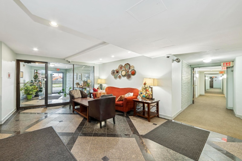 Building Photo - 700 Perrie Dr