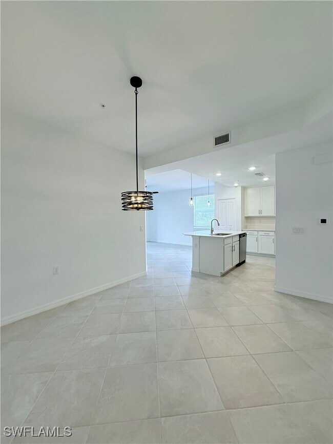 Building Photo - 14161 Heritage Landing Blvd