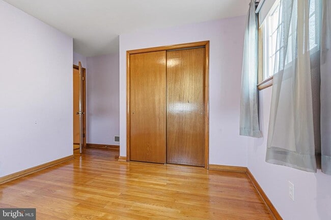 Building Photo - 6219 Groveland Rd