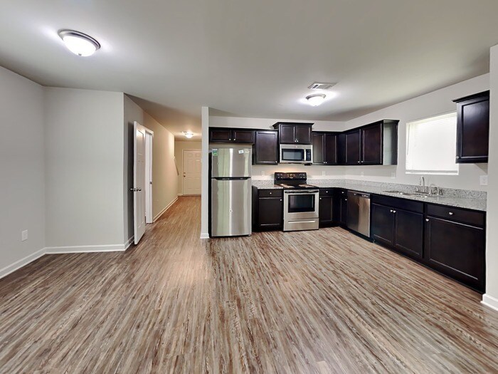 Building Photo - 6114 Avery St SW