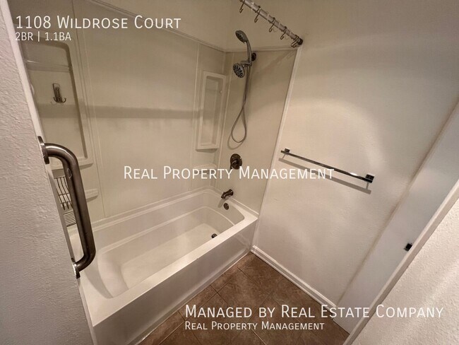 Building Photo - 1108 Wildrose Ct