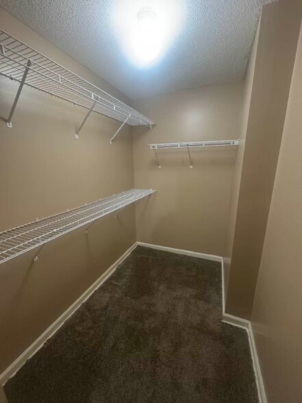 Building Photo - 208 Golden Eagle Dr