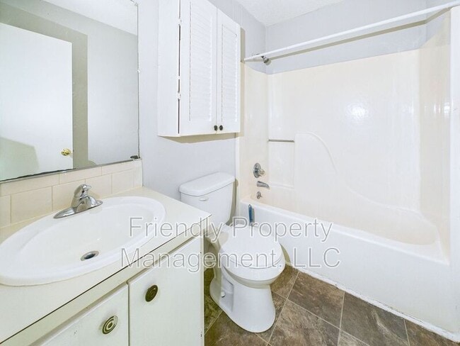 Building Photo - 123 Bay Meadow Ct