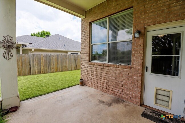 Building Photo - 2314 Kingsbury Dr