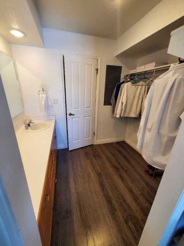 Building Photo - 1559 Riverside Ave