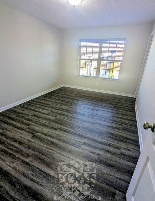 Building Photo - 782 Pippin Dr