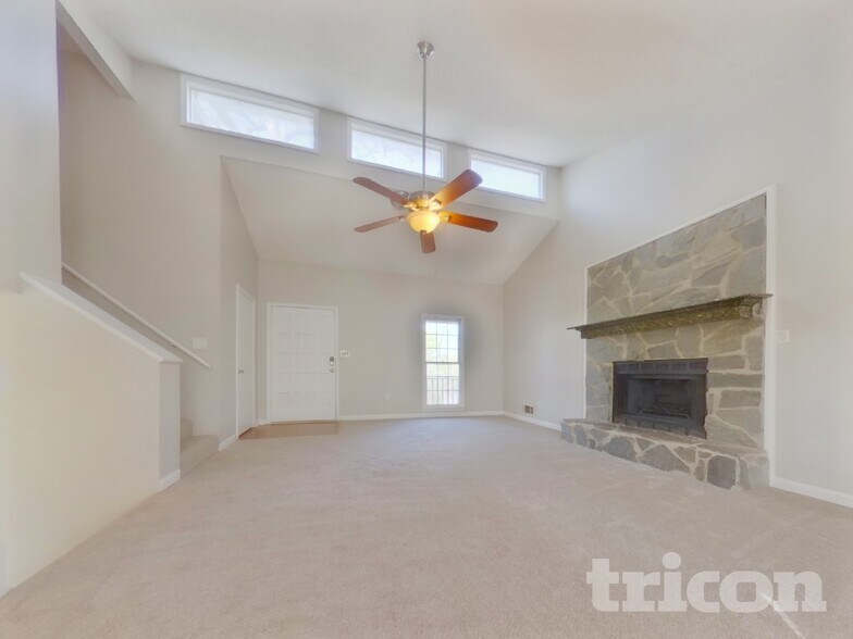 Building Photo - 286 MacLand Springs Dr