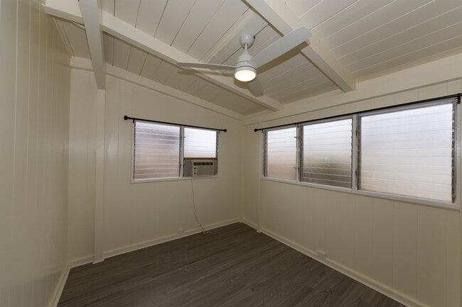 Building Photo - 723 Hoomalimali St