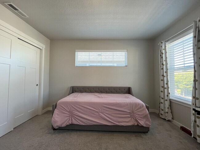 Building Photo - Spacious 3-Bedroom + Loft Home with Modern...