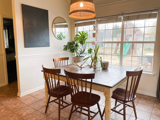 Building Photo - 6675 Raner Creek Dr