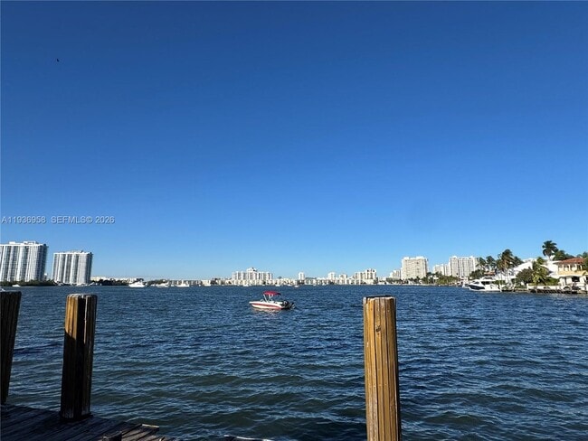 Building Photo - 2821 N Miami Beach Blvd