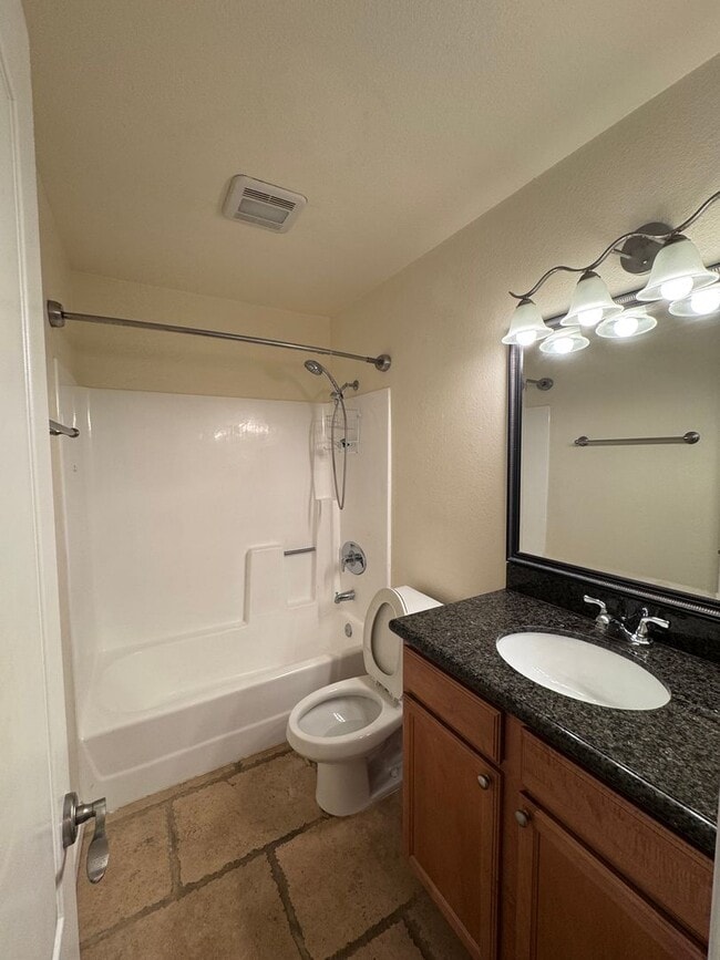 Building Photo - Available now! Studio apartment!