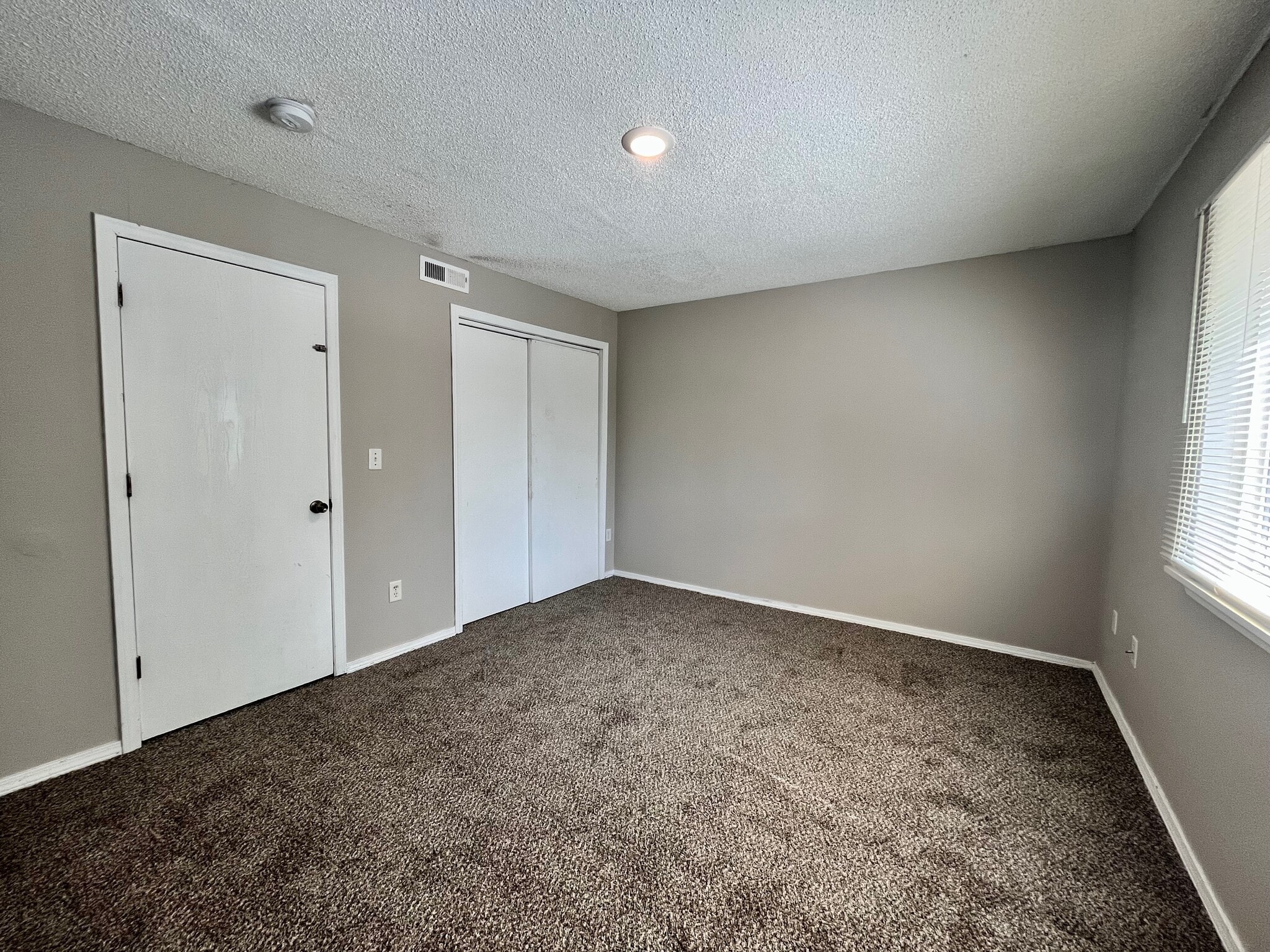 Building Photo - Hilltop Townhomes