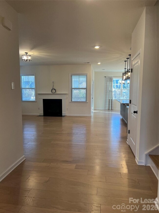 Building Photo - 5016 Britannia Blvd