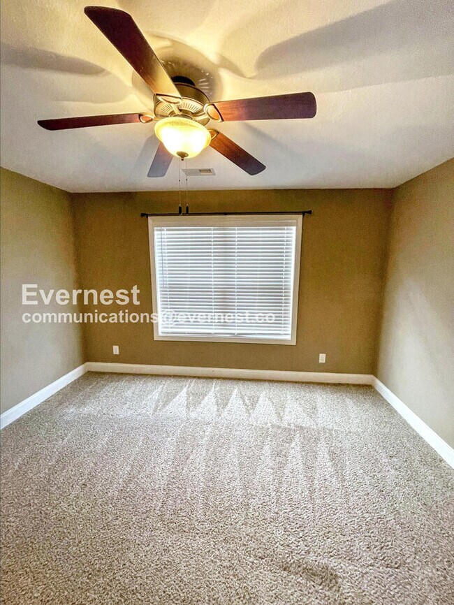 Building Photo - 1508 Green Grove Way