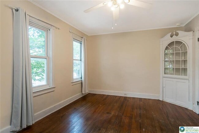Building Photo - 423 McCartney St